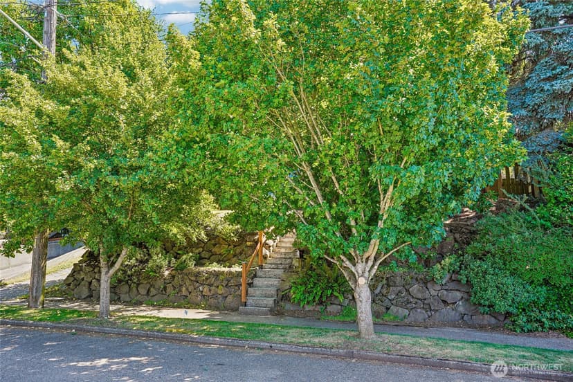 Property photo for 9250 14th Avenue SW, Seattle photo 36
