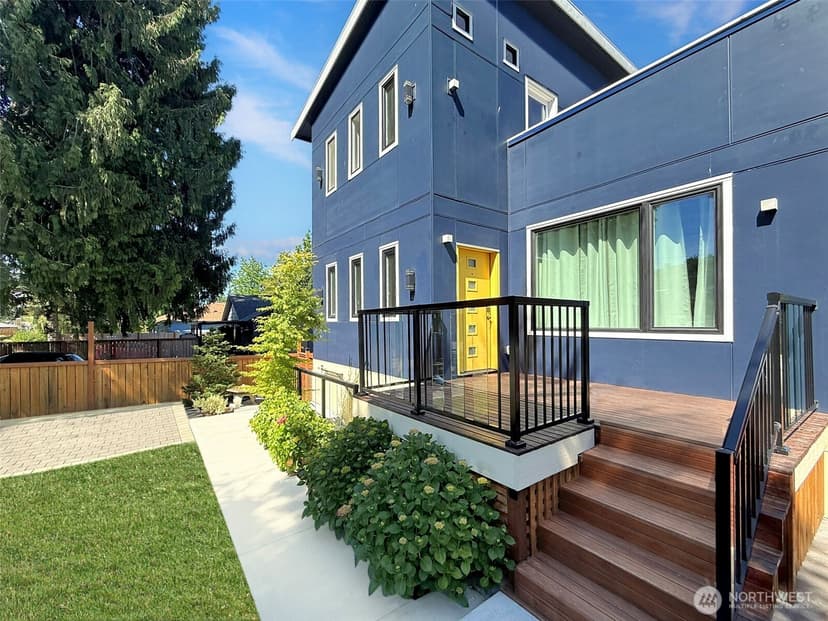 Property photo for 620 Stevens Avenue NW, Renton photo 2
