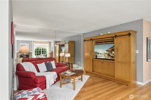 Property photo for 8650 Onyx Drive SW #F, Lakewood photo 4