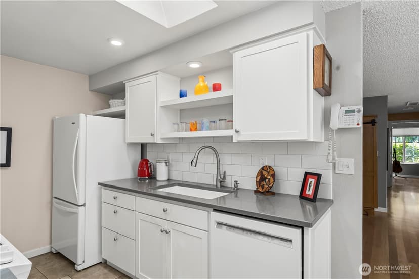 Property photo for 8650 Onyx Drive SW #F, Lakewood photo 9