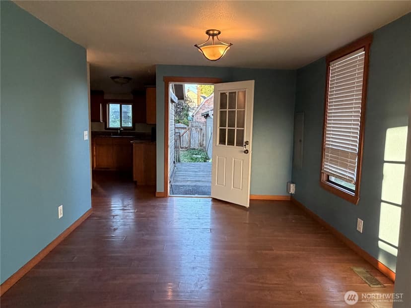 Property photo for 2505 Harrison Avenue, Everett photo 6