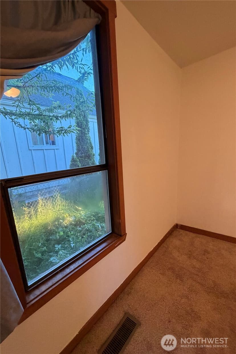 Property photo for 2505 Harrison Avenue, Everett photo 18
