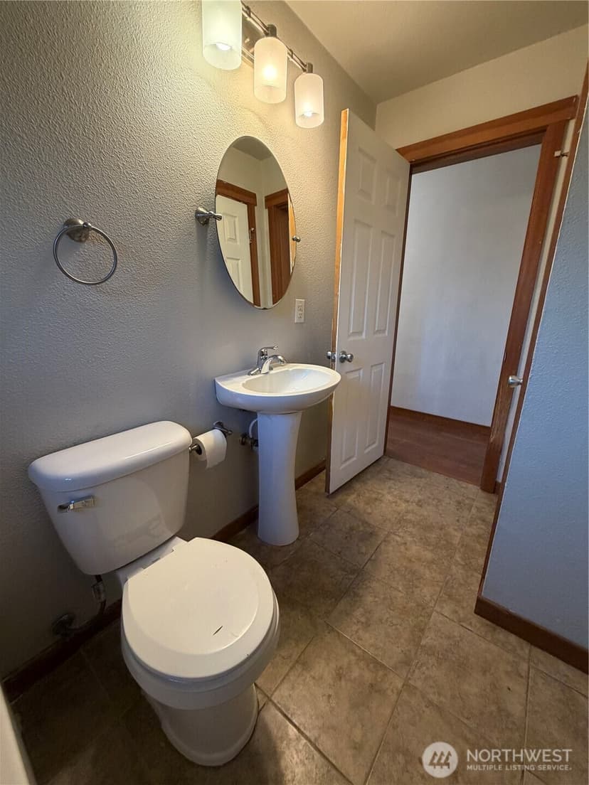 Property photo for 2505 Harrison Avenue, Everett photo 11