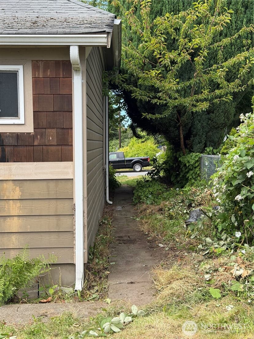 Property photo for 2505 Harrison Avenue, Everett photo 29