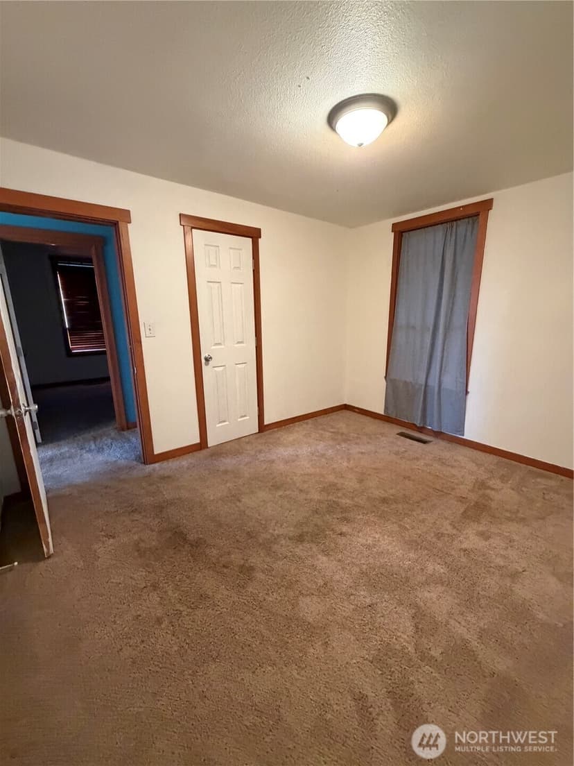 Property photo for 2505 Harrison Avenue, Everett photo 16