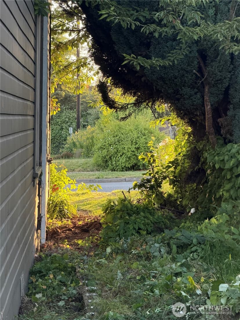 Property photo for 2505 Harrison Avenue, Everett photo 5