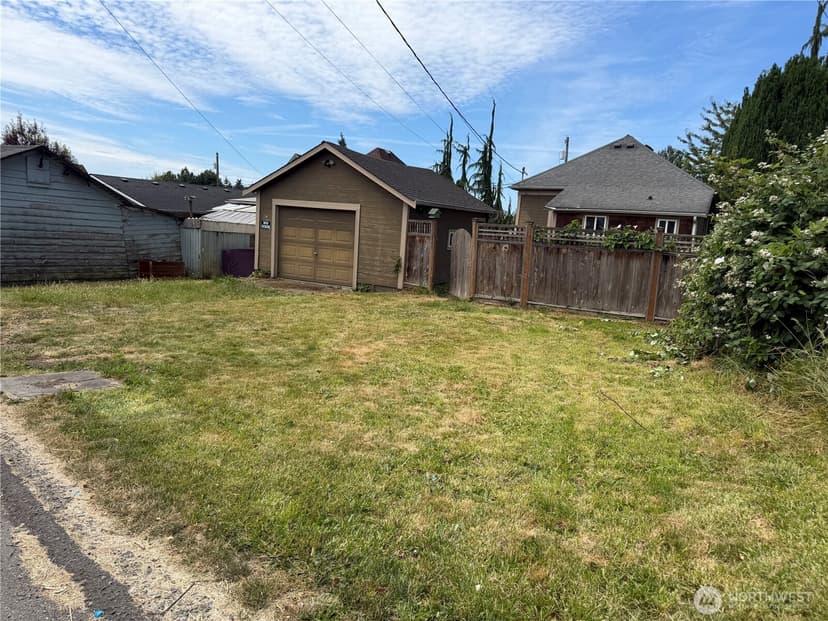 Property photo for 2505 Harrison Avenue, Everett photo 32