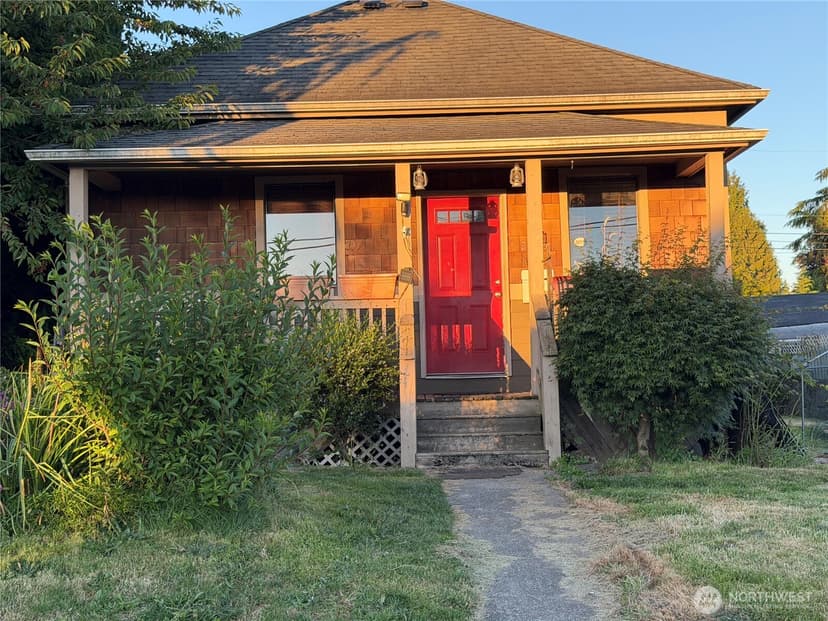 Property photo for 2505 Harrison Avenue, Everett
