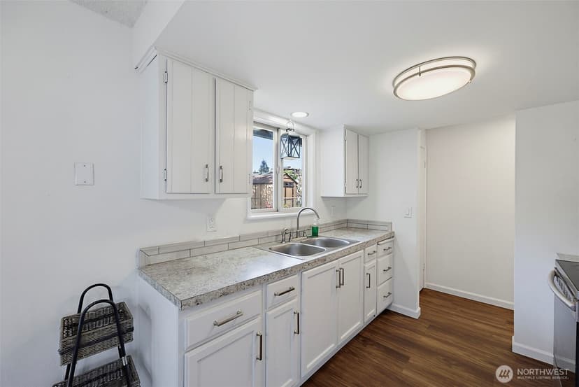 Property photo for 1010 S 88th Street, Tacoma photo 9