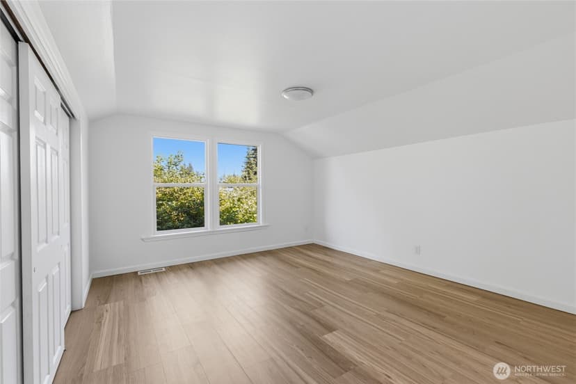 Property photo for 950 I Street NE, Auburn photo 18