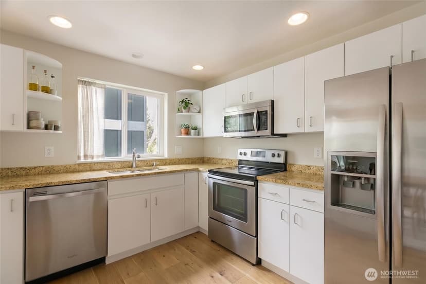 Property photo for 2414 SW Holden Street #B, Seattle photo 4