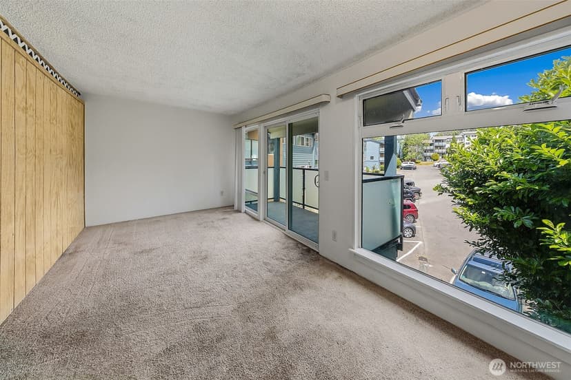 Property photo for 15142 65th Avenue S #318, Tukwila photo 2