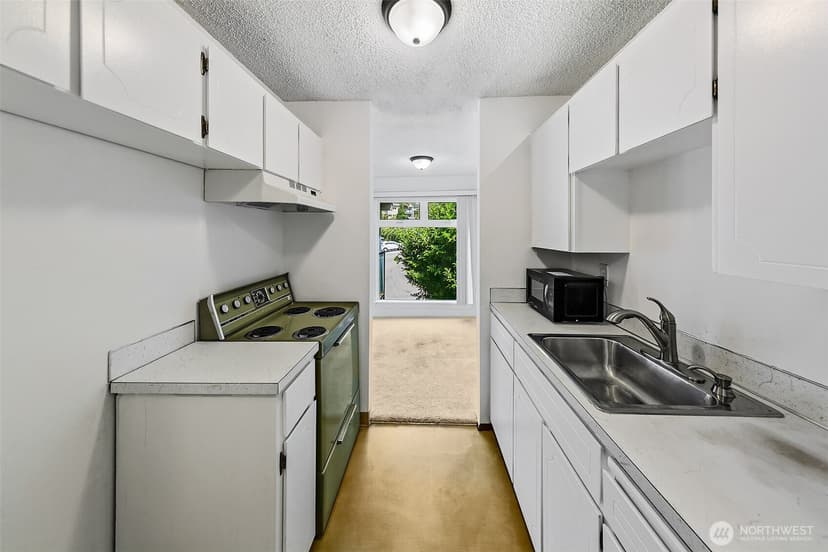 Property photo for 15142 65th Avenue S #318, Tukwila photo 6