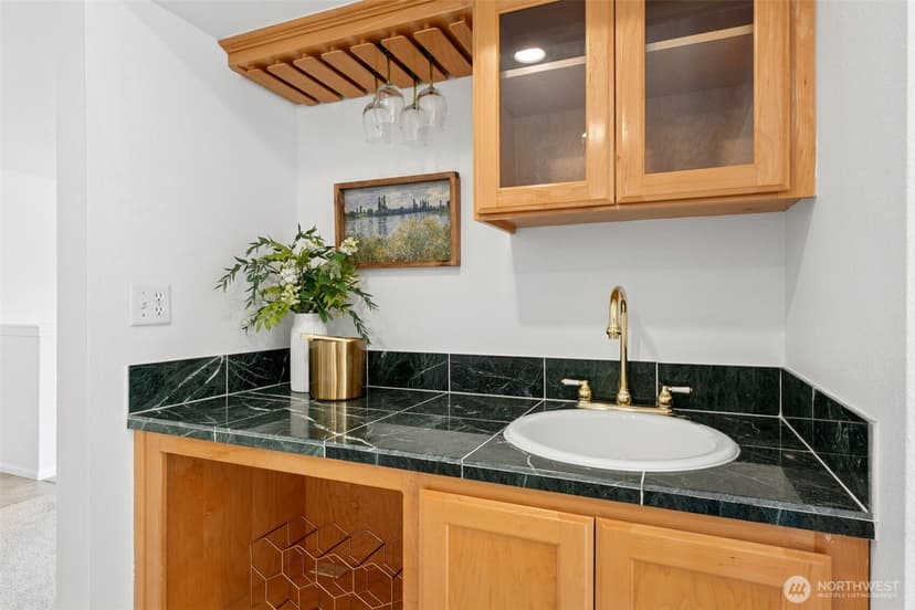 Property photo for 16461 Marine View Drive SW, Burien photo 11