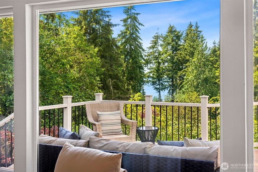 Property photo for 16461 Marine View Drive SW, Burien photo 10