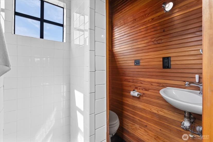 Property photo for 2401 N Northlake Way #E7, Seattle photo 13