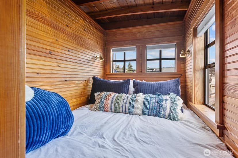 Property photo for 2401 N Northlake Way #E7, Seattle photo 11