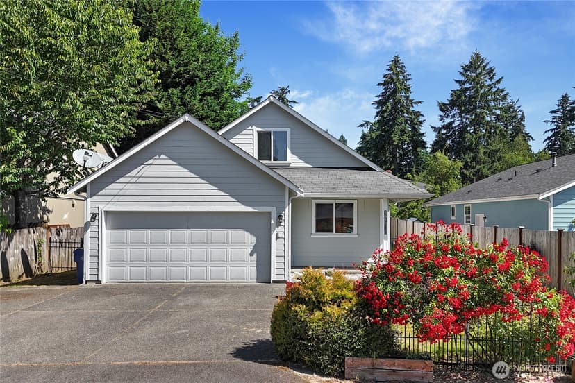 Property photo for 12618 Naomilawn Drive SW, Lakewood photo 2