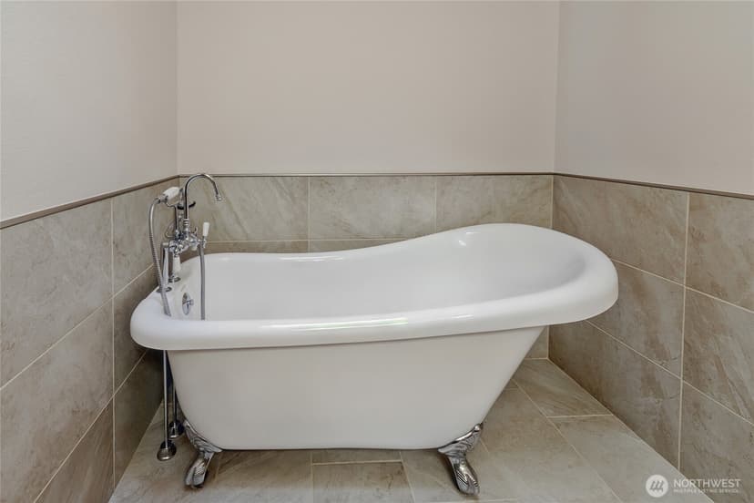 Property photo for 12618 Naomilawn Drive SW, Lakewood photo 28