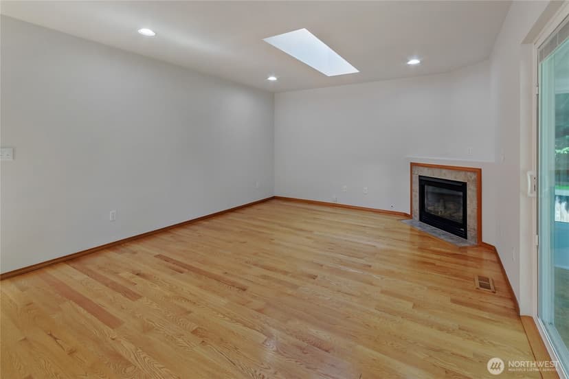 Property photo for 12618 Naomilawn Drive SW, Lakewood photo 16