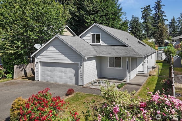 Property photo for 12618 Naomilawn Drive SW, Lakewood