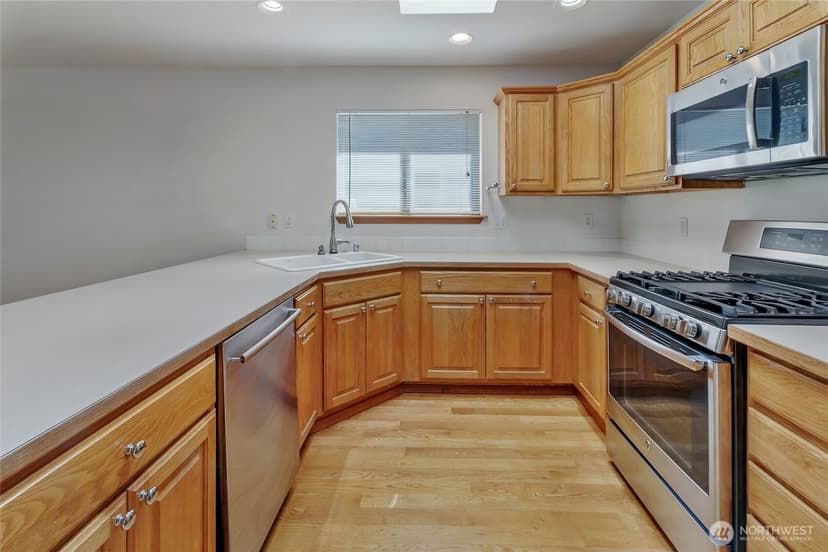 Property photo for 12618 Naomilawn Drive SW, Lakewood photo 10