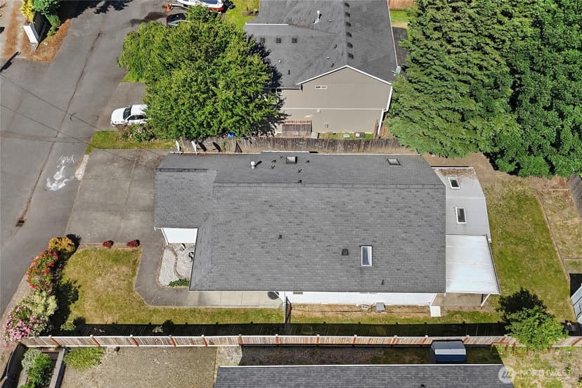 Property photo for 12618 Naomilawn Drive SW, Lakewood photo 4