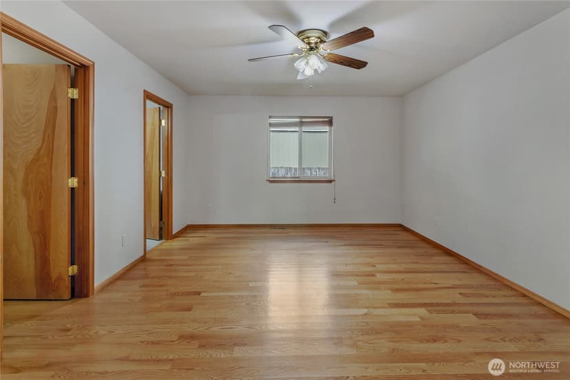Property photo for 12618 Naomilawn Drive SW, Lakewood photo 20
