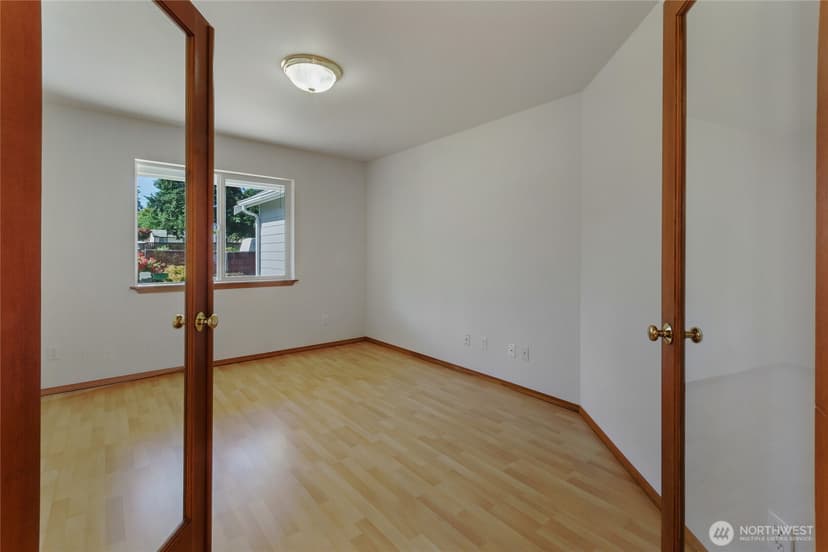 Property photo for 12618 Naomilawn Drive SW, Lakewood photo 6