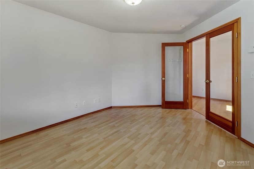 Property photo for 12618 Naomilawn Drive SW, Lakewood photo 7