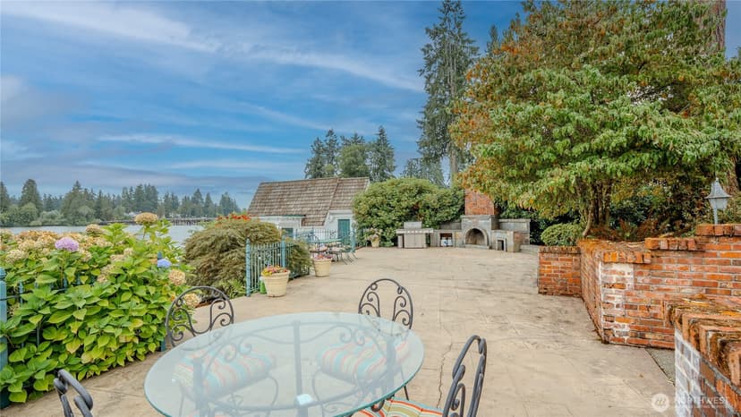Property photo for 10007 Lake Steilacoom Drive SW, Lakewood photo 29