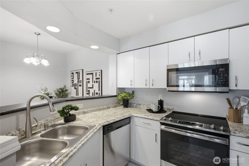 Property photo for 15300 112th Ave NE #B104, Bothell photo 5