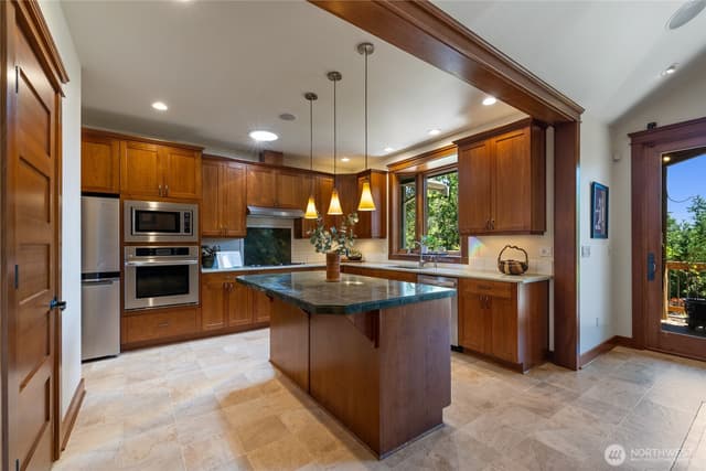 Property photo for 15765 Green Leaf Lane SW, Port Orchard photo 5