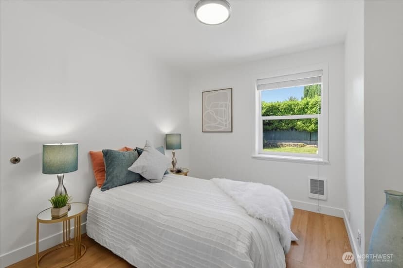 Property photo for 11515 26th Avenue SW, Seattle photo 21