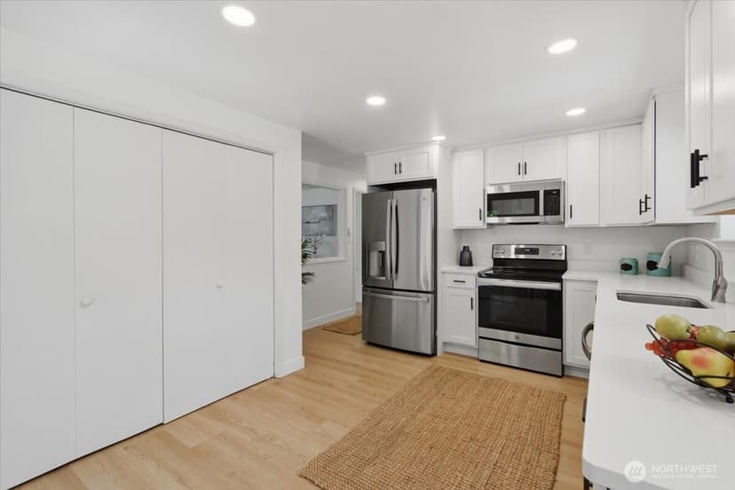 Property photo for 11515 26th Avenue SW, Seattle photo 8