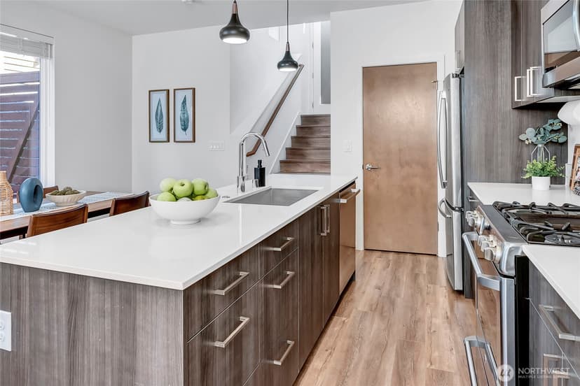 Property photo for 4024 Martin Luther King Jr Way S #B, Seattle photo 6