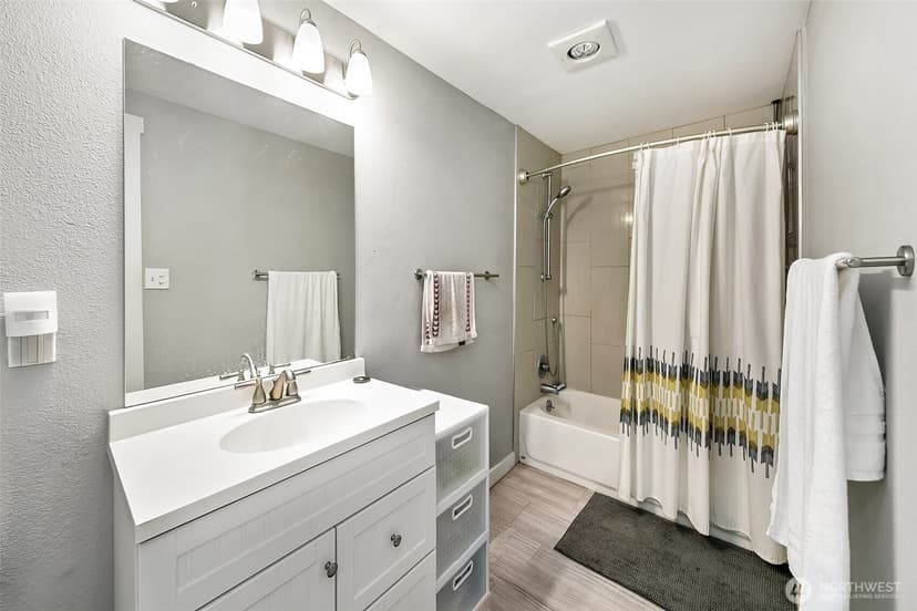 Property photo for 27917 10th Avenue S, Des Moines photo 23