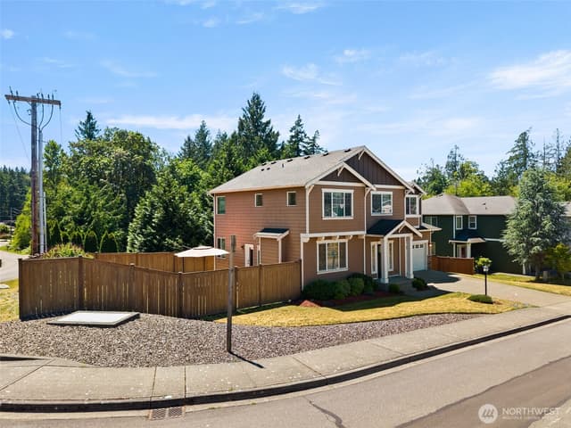 Property photo for 6366 Juanita Circle NE, Bremerton photo 4