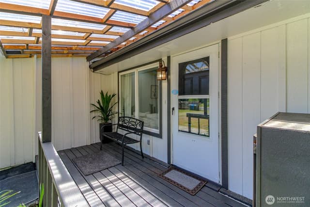 Property photo for 12524 Bingham Avenue E, Tacoma photo 4