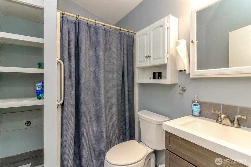Property photo for 12524 Bingham Avenue E, Tacoma photo 16