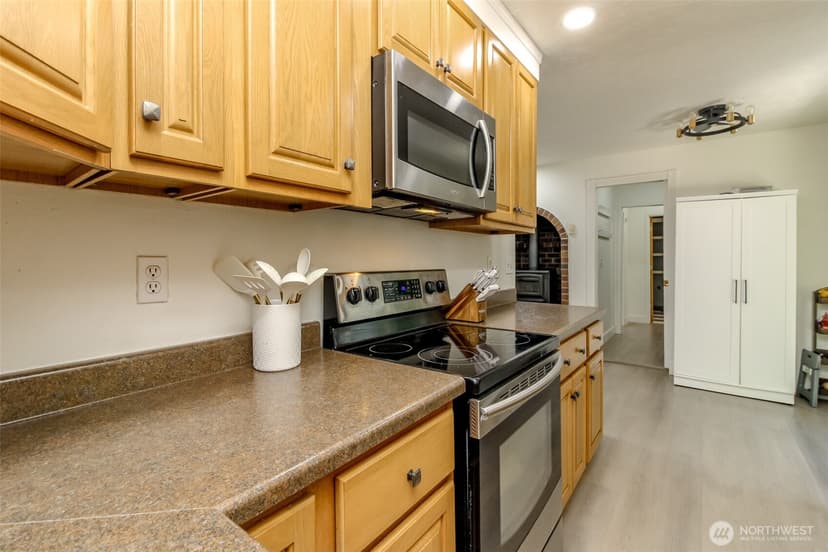 Property photo for 12524 Bingham Avenue E, Tacoma photo 11
