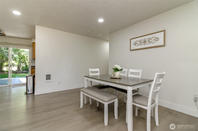 Property photo for 12524 Bingham Avenue E, Tacoma photo 8