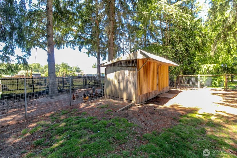 Property photo for 12524 Bingham Avenue E, Tacoma photo 32