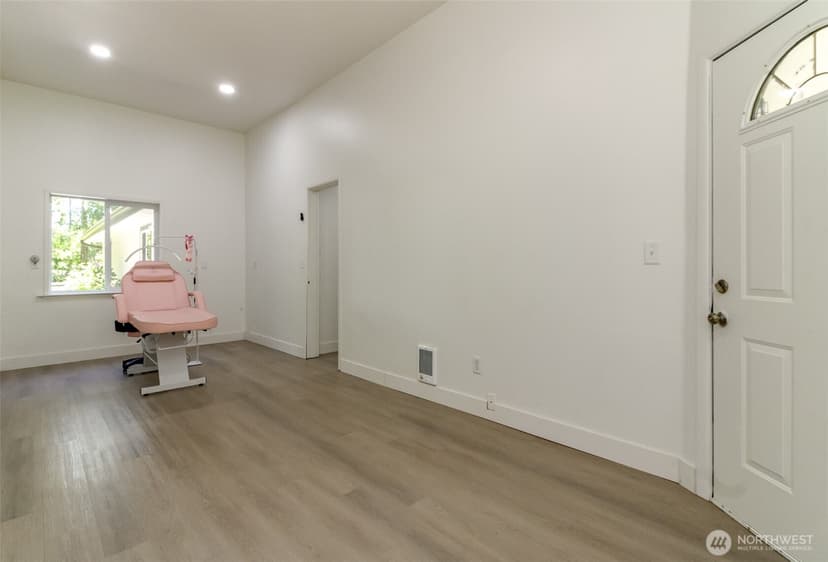Property photo for 12524 Bingham Avenue E, Tacoma photo 18