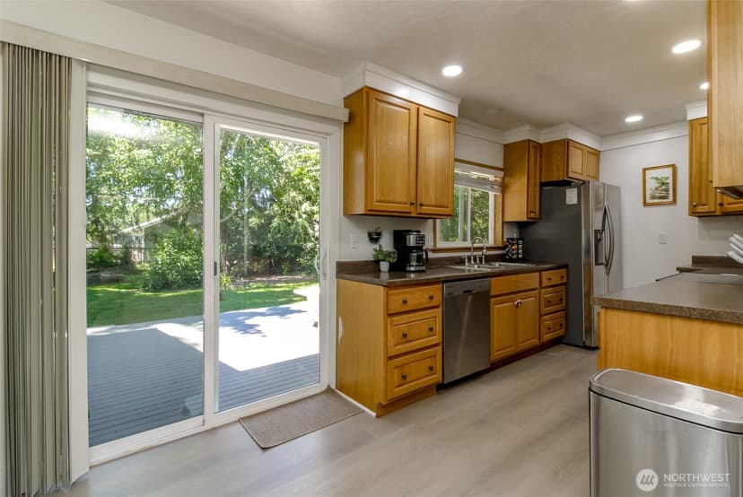 Property photo for 12524 Bingham Avenue E, Tacoma photo 13