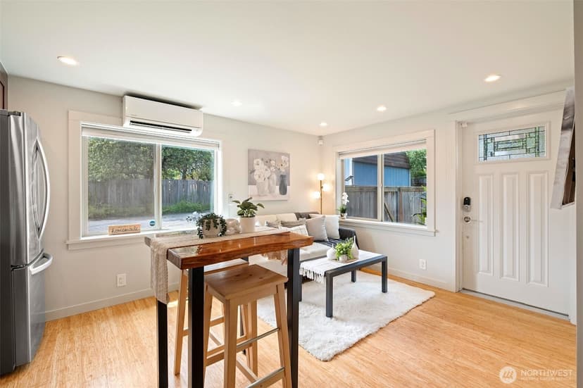 Property photo for 9745 Evanston Avenue N #B, Seattle photo 10