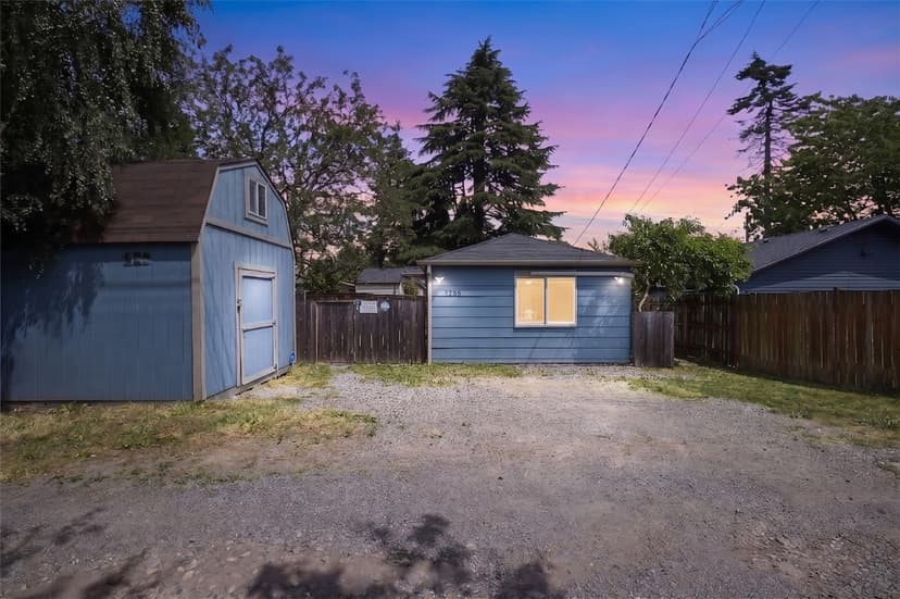Property photo for 9745 Evanston Avenue N #B, Seattle photo 2
