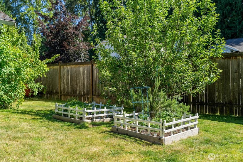 Property photo for 13810 56th Drive SE, Everett photo 32