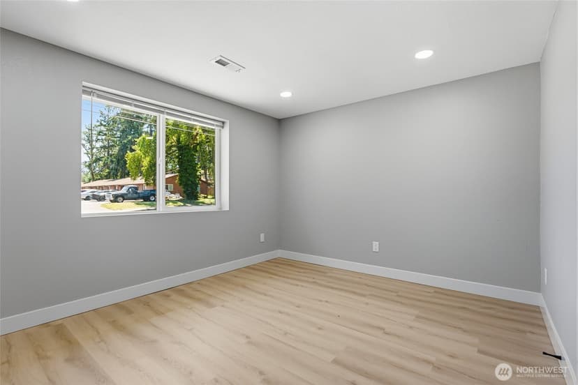 Property photo for 14402 Washington Avenue SW #3, Lakewood photo 11