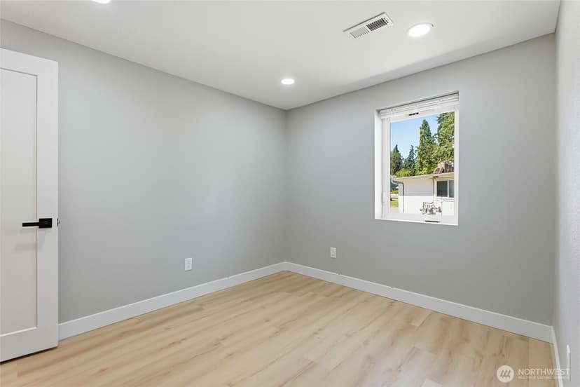 Property photo for 14402 Washington Avenue SW #3, Lakewood photo 15